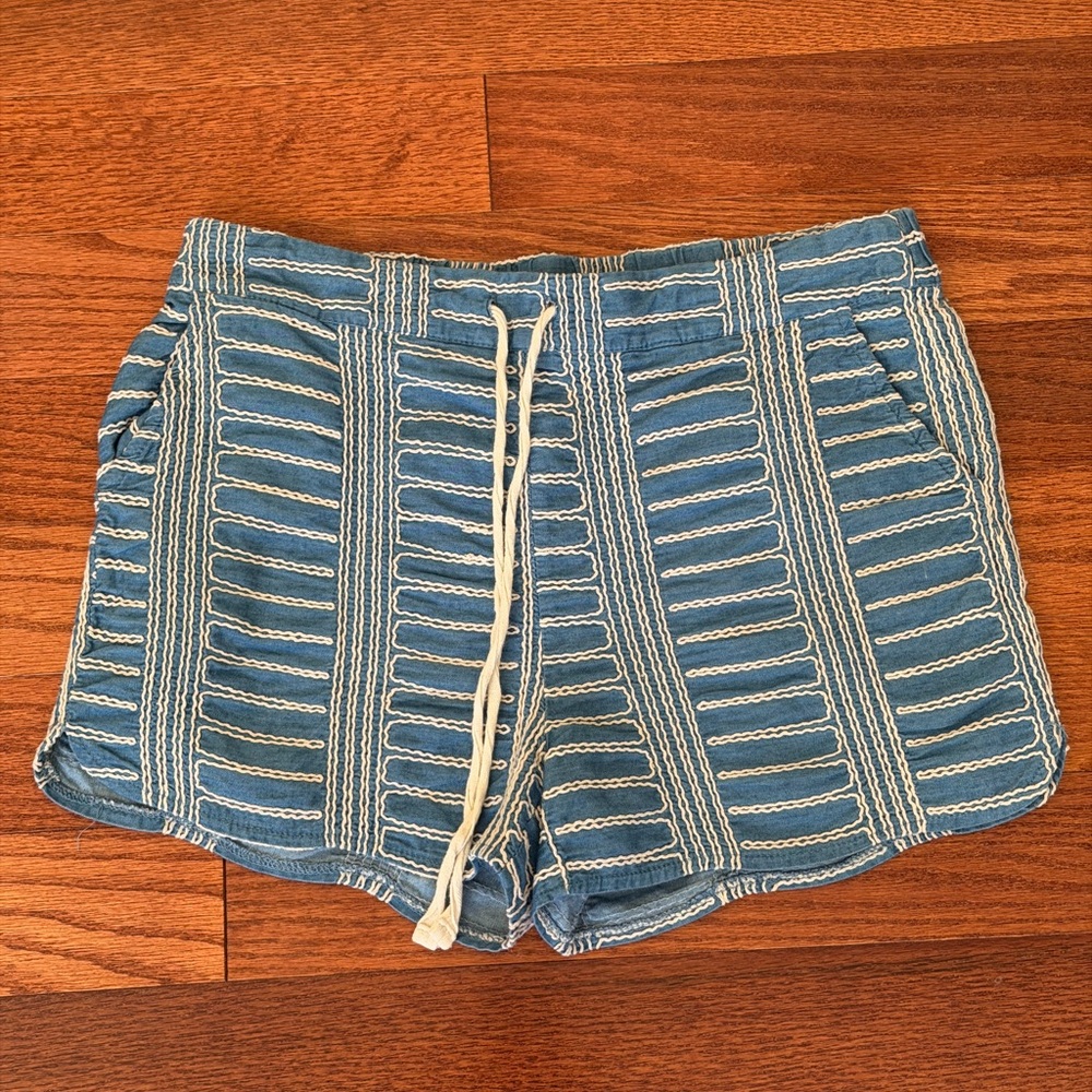 Ellison Women’s Elastic Waist Shorts L
